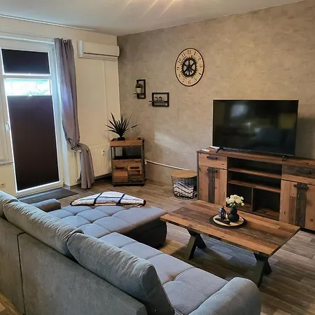 2 Raum Mit Terrasse Und Ac Apartment Osterburg